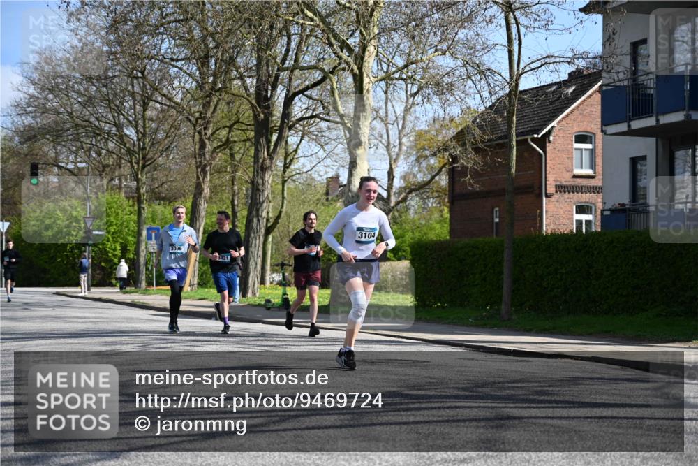 12.04.2026 - 45. Internationalen Wilhelmsburger Insellauf J. Mangold http://msf.ph/oto/9469724 12.04.2026 11:18:34 Ziel 2806, 4582, 4586, 2385, 3633, 3096, 3421, 2322, 4148, 4147, 3104, 4151, 2960, 2960 meine-sportfotos.de