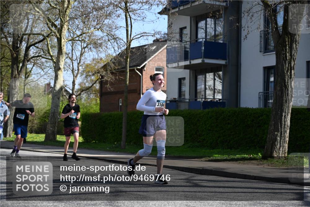 12.04.2026 - 45. Internationalen Wilhelmsburger Insellauf J. Mangold http://msf.ph/oto/9469746 12.04.2026 11:18:36 Ziel 2806, 4582, 4586, 2385, 3633, 3096, 3421, 2322, 4148, 4147, 3104, 4151, 2960, 2471 meine-sportfotos.de