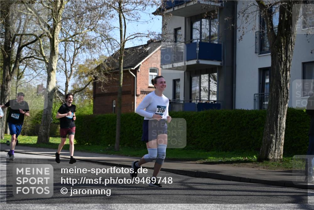 12.04.2026 - 45. Internationalen Wilhelmsburger Insellauf J. Mangold http://msf.ph/oto/9469748 12.04.2026 11:18:36 Ziel 2806, 4582, 4586, 2385, 3633, 3096, 3421, 2322, 4148, 4147, 3104, 4151, 2960, 2471 meine-sportfotos.de