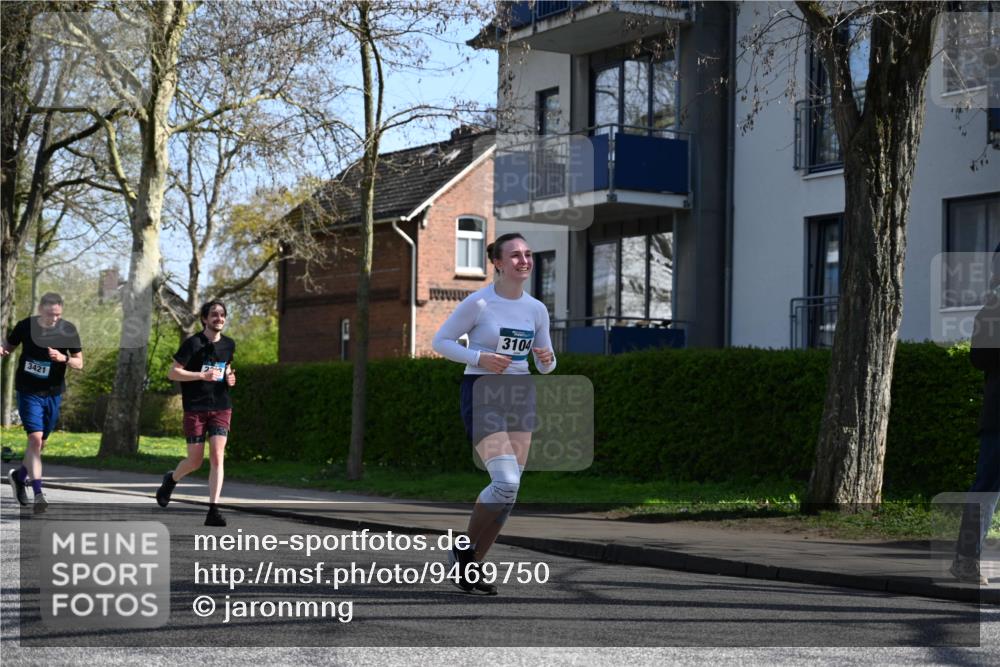 12.04.2026 - 45. Internationalen Wilhelmsburger Insellauf J. Mangold http://msf.ph/oto/9469750 12.04.2026 11:18:36 Ziel 2806, 4582, 4586, 2385, 3633, 3096, 3421, 2322, 4148, 4147, 3104, 4151, 2960, 2471 meine-sportfotos.de