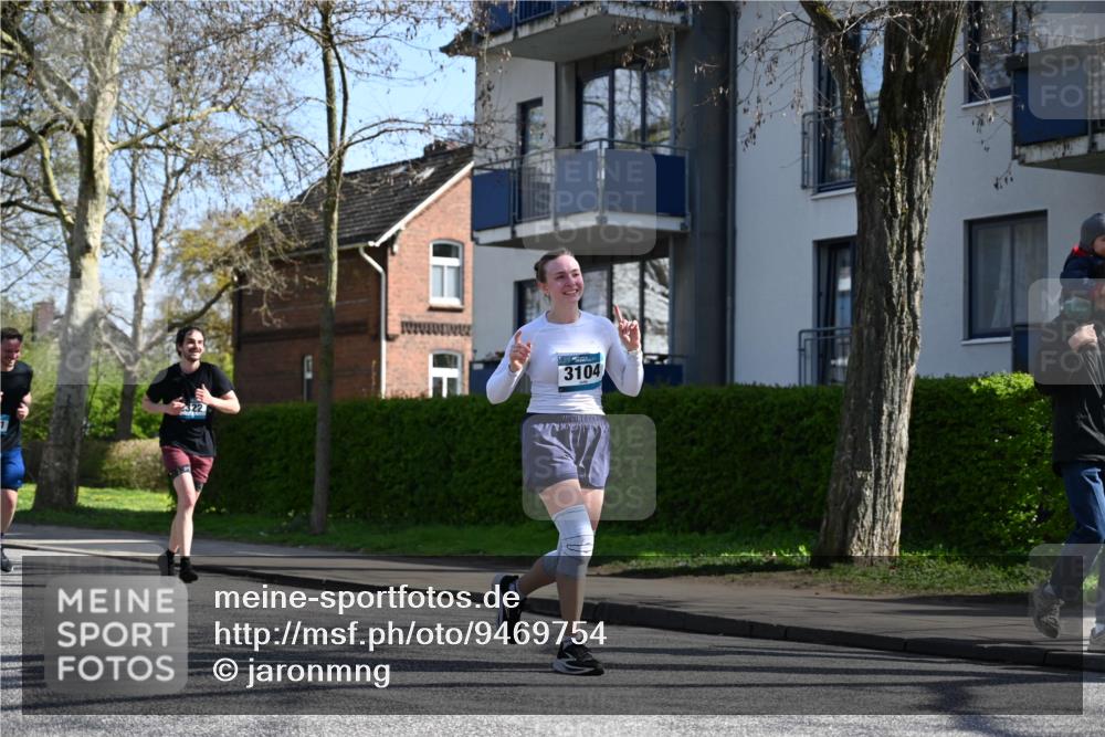 12.04.2026 - 45. Internationalen Wilhelmsburger Insellauf J. Mangold http://msf.ph/oto/9469754 12.04.2026 11:18:36 Ziel 2806, 4582, 4586, 2385, 3633, 3096, 3421, 2322, 4148, 4147, 3104, 4151, 2960, 2471 meine-sportfotos.de