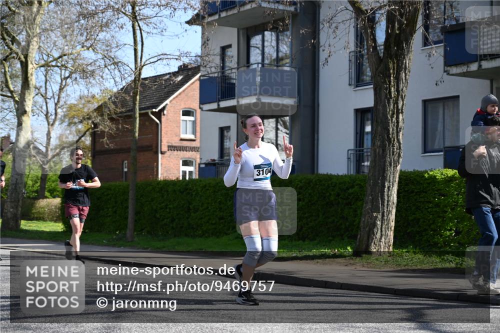 12.04.2026 - 45. Internationalen Wilhelmsburger Insellauf J. Mangold http://msf.ph/oto/9469757 12.04.2026 11:18:36 Ziel 2806, 4582, 4586, 2385, 3633, 3096, 3421, 2322, 4148, 4147, 3104, 4151, 2960, 2471 meine-sportfotos.de