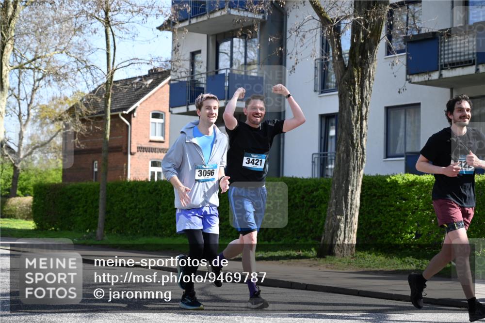 12.04.2026 - 45. Internationalen Wilhelmsburger Insellauf J. Mangold http://msf.ph/oto/9469787 12.04.2026 11:18:39 Ziel 4582, 4586, 2385, 3633, 3096, 3421, 2322, 4148, 4147, 3104, 4151, 2960, 2471 meine-sportfotos.de
