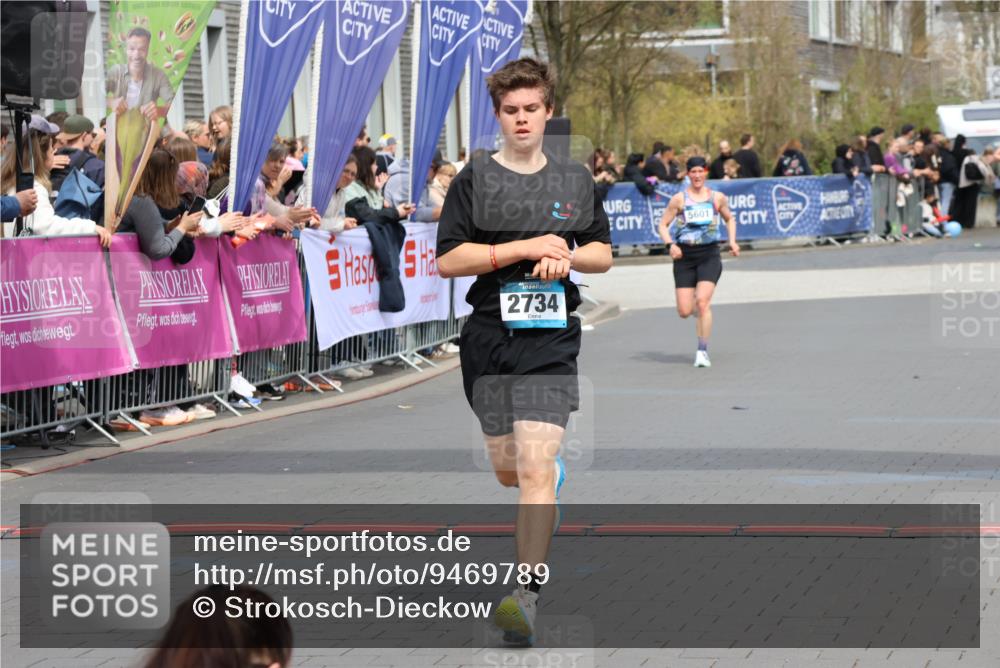 12.04.2026 - 45. Internationalen Wilhelmsburger Insellauf Strokosch-Dieckow http://msf.ph/oto/9469789 12.04.2026 12:50:44 Ziel 2734, 5601 meine-sportfotos.de