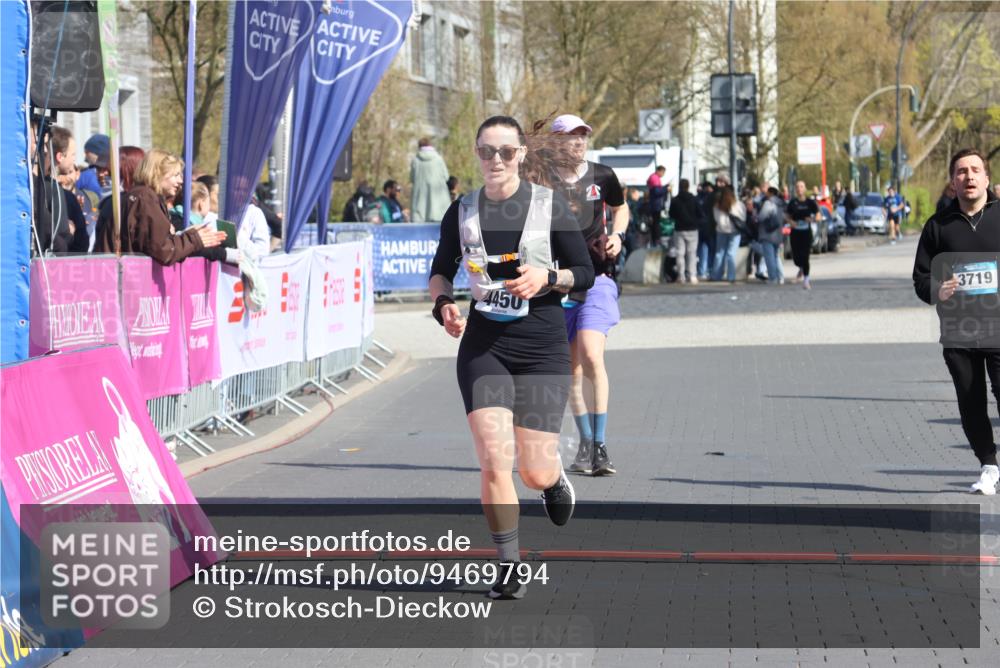 12.04.2026 - 45. Internationalen Wilhelmsburger Insellauf Strokosch-Dieckow http://msf.ph/oto/9469794 12.04.2026 11:24:45 Ziel 4450, 3719, 3690 meine-sportfotos.de