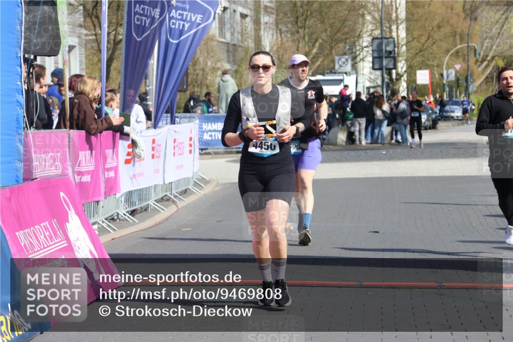 12.04.2026 - 45. Internationalen Wilhelmsburger Insellauf Strokosch-Dieckow http://msf.ph/oto/9469808 12.04.2026 11:24:45 Ziel 4450, 3719, 3690 meine-sportfotos.de