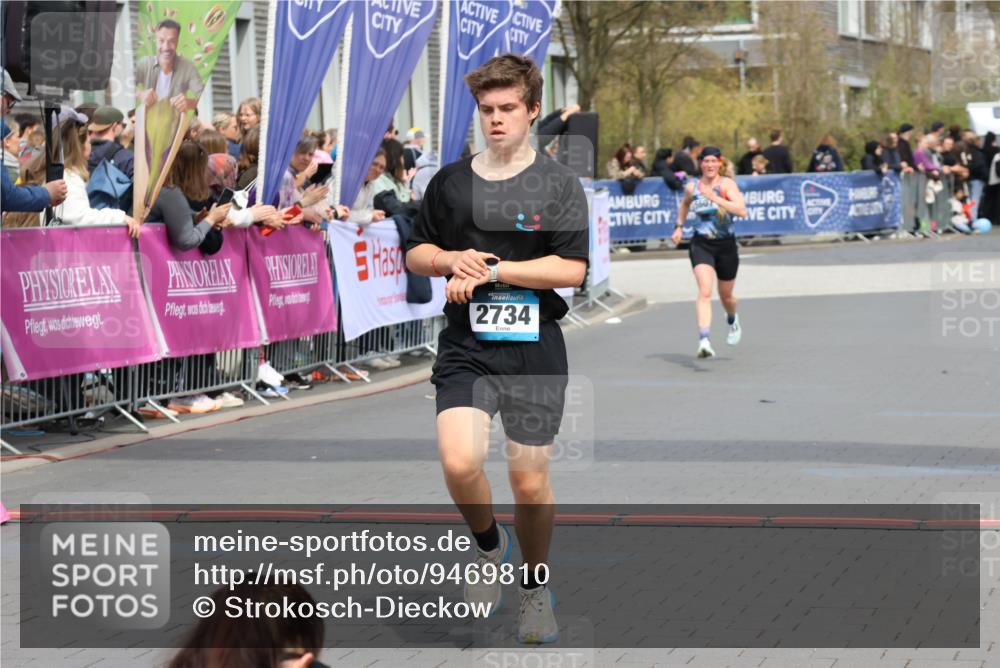 12.04.2026 - 45. Internationalen Wilhelmsburger Insellauf Strokosch-Dieckow http://msf.ph/oto/9469810 12.04.2026 12:50:45 Ziel 2734, 5601 meine-sportfotos.de