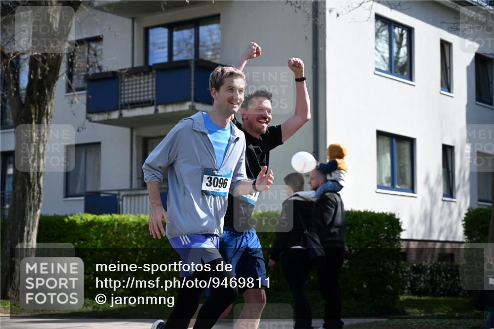 12.04.2026 - 45. Internationalen Wilhelmsburger Insellauf J. Mangold http://msf.ph/oto/9469811 12.04.2026 11:18:40 Ziel 2385, 3633, 3096, 3421, 2322, 4148, 4147, 3104, 4151, 2960, 2471 meine-sportfotos.de