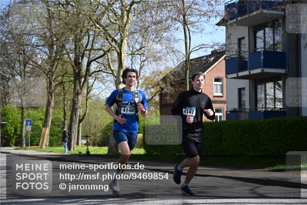 12.04.2026 - 45. Internationalen Wilhelmsburger Insellauf J. Mangold http://msf.ph/oto/9469854 12.04.2026 11:18:44 Ziel 3633, 3096, 3421, 2322, 4148, 4147, 3104, 4151, 2960, 2471, 2226, 5571 meine-sportfotos.de