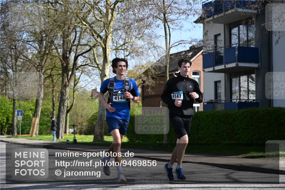 12.04.2026 - 45. Internationalen Wilhelmsburger Insellauf J. Mangold http://msf.ph/oto/9469856 12.04.2026 11:18:44 Ziel 3633, 3096, 3421, 2322, 4148, 4147, 3104, 4151, 2960, 2471, 2226, 5571 meine-sportfotos.de