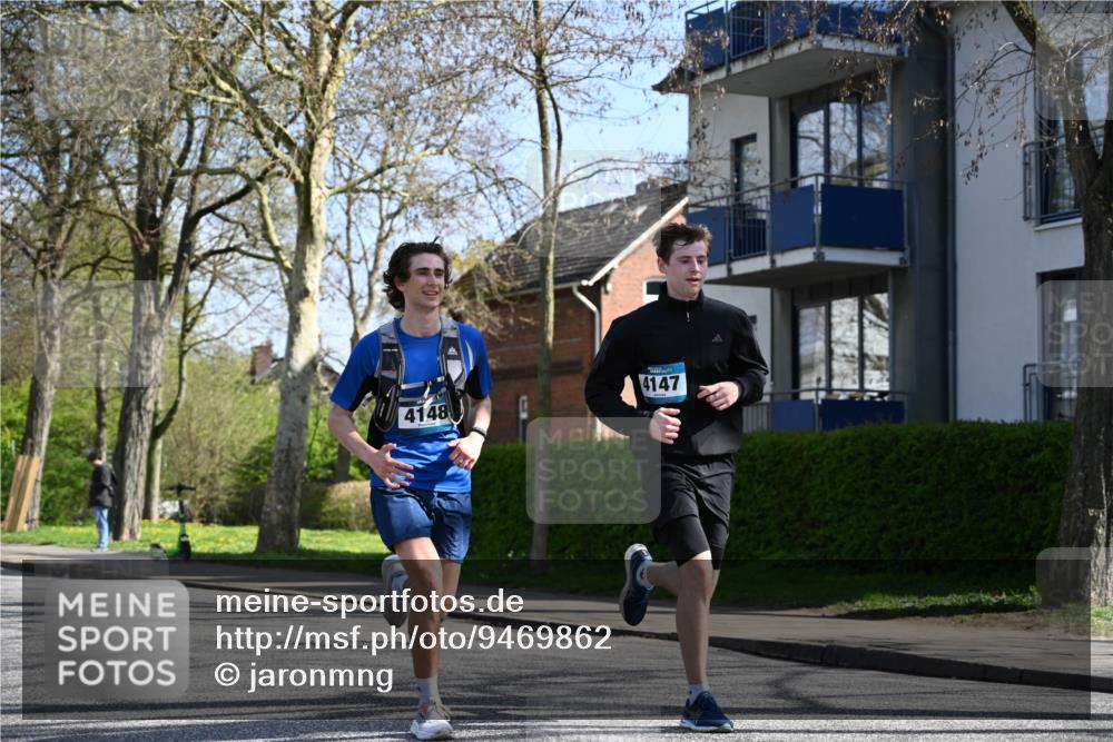 12.04.2026 - 45. Internationalen Wilhelmsburger Insellauf J. Mangold http://msf.ph/oto/9469862 12.04.2026 11:18:44 Ziel 3633, 3096, 3421, 2322, 4148, 4147, 3104, 4151, 2960, 2471, 2226, 5571 meine-sportfotos.de