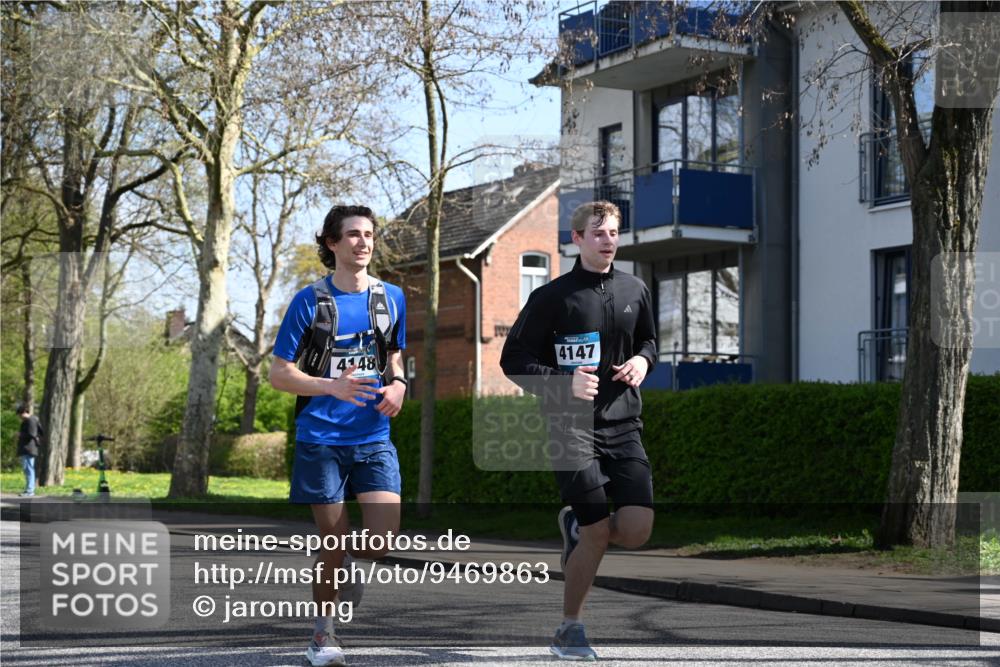 12.04.2026 - 45. Internationalen Wilhelmsburger Insellauf J. Mangold http://msf.ph/oto/9469863 12.04.2026 11:18:44 Ziel 3633, 3096, 3421, 2322, 4148, 4147, 3104, 4151, 2960, 2471, 2226, 5571 meine-sportfotos.de