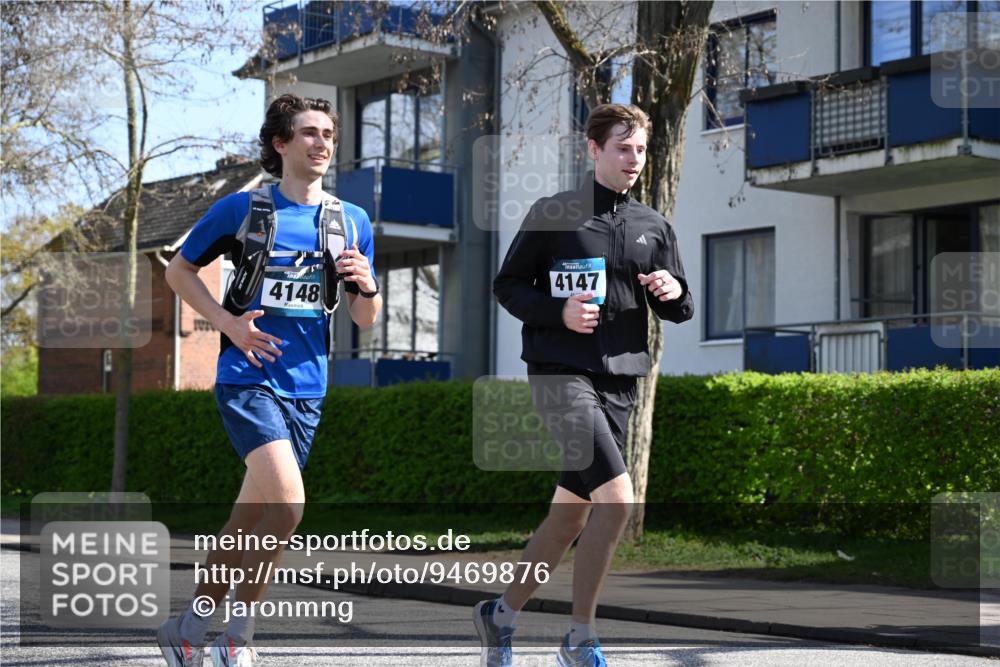 12.04.2026 - 45. Internationalen Wilhelmsburger Insellauf J. Mangold http://msf.ph/oto/9469876 12.04.2026 11:18:45 Ziel 3633, 3096, 3421, 2322, 4148, 4147, 3104, 4151, 2960, 2471, 2226, 5571 meine-sportfotos.de