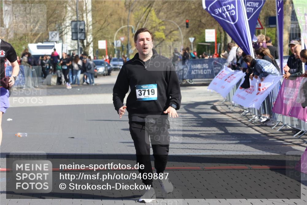 12.04.2026 - 45. Internationalen Wilhelmsburger Insellauf Strokosch-Dieckow http://msf.ph/oto/9469887 12.04.2026 11:24:47 Ziel 4450, 3719, 3690 meine-sportfotos.de