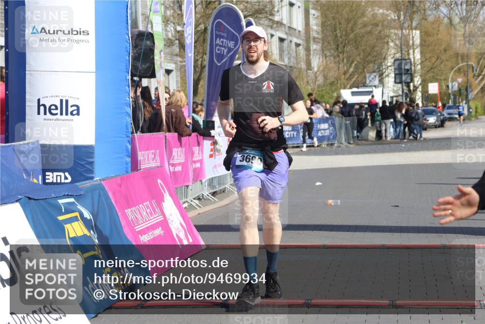 12.04.2026 - 45. Internationalen Wilhelmsburger Insellauf Strokosch-Dieckow http://msf.ph/oto/9469934 12.04.2026 11:24:49 Ziel 4450, 3719, 3690 meine-sportfotos.de