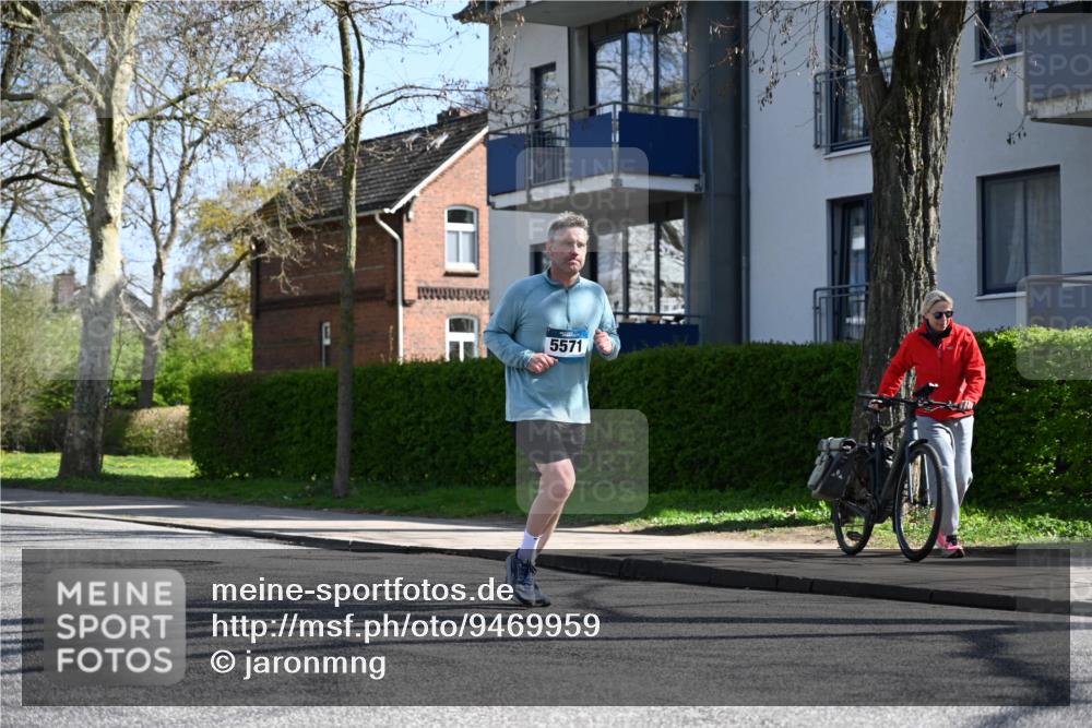 12.04.2026 - 45. Internationalen Wilhelmsburger Insellauf J. Mangold http://msf.ph/oto/9469959 12.04.2026 11:19:11 Ziel 2960, 2471, 2226, 5571, 5035, 5035, 4520, 3124, 3123, 2581, 2788, 4614 meine-sportfotos.de