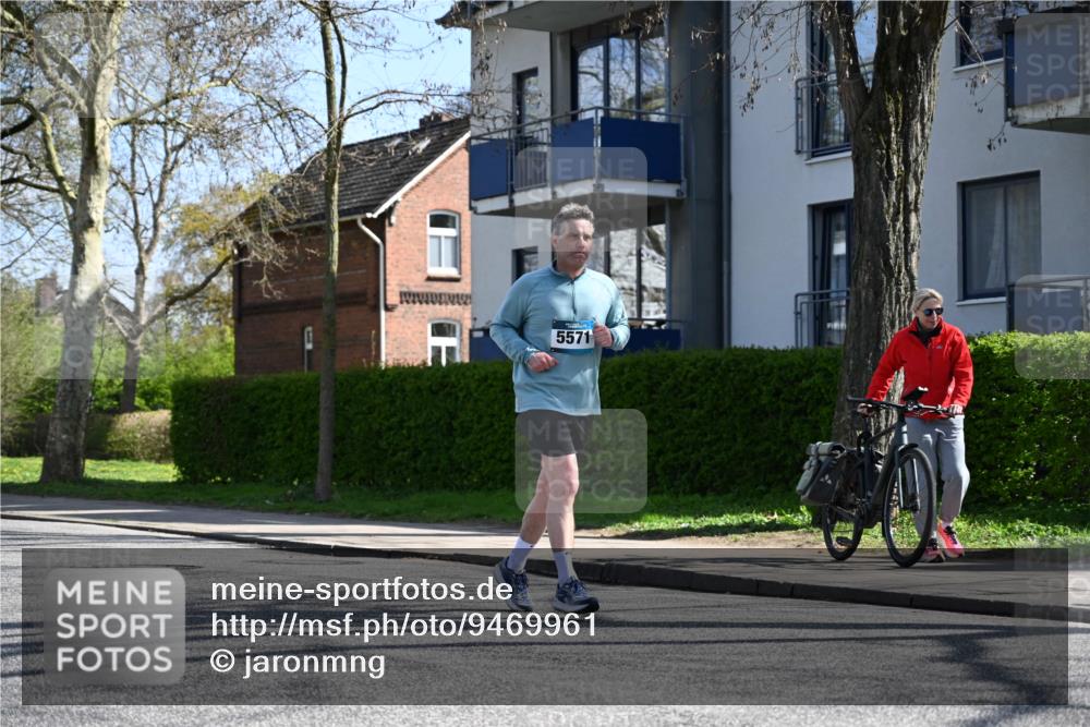 12.04.2026 - 45. Internationalen Wilhelmsburger Insellauf J. Mangold http://msf.ph/oto/9469961 12.04.2026 11:19:11 Ziel 2960, 2471, 2226, 5571, 5035, 5035, 4520, 3124, 3123, 2581, 2788, 4614 meine-sportfotos.de
