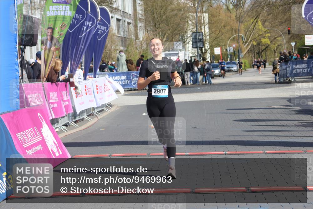 12.04.2026 - 45. Internationalen Wilhelmsburger Insellauf Strokosch-Dieckow http://msf.ph/oto/9469963 12.04.2026 11:25:00 Ziel 2907 meine-sportfotos.de
