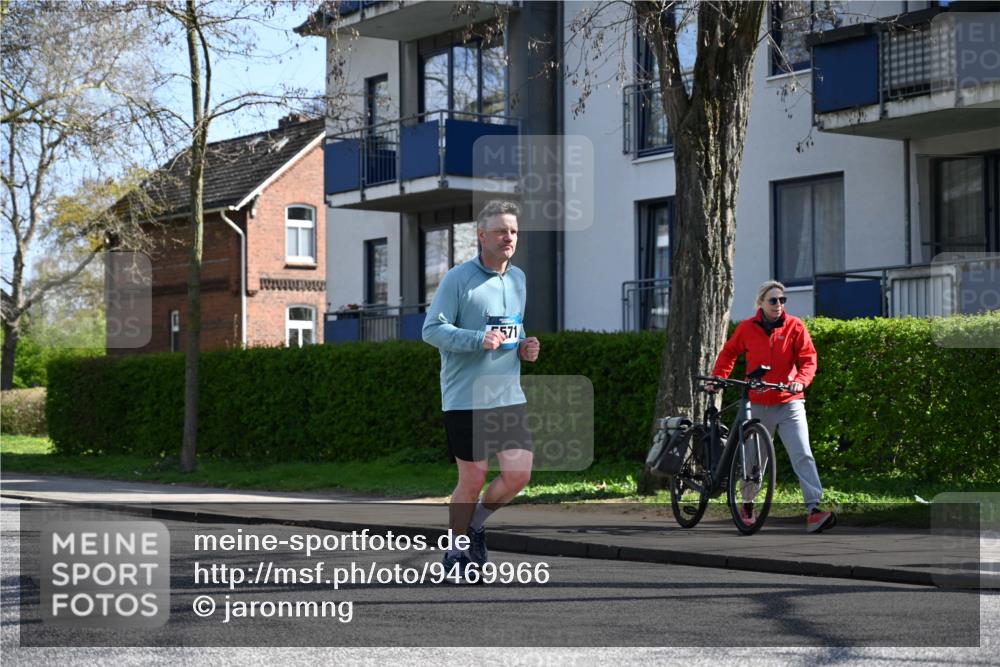 12.04.2026 - 45. Internationalen Wilhelmsburger Insellauf J. Mangold http://msf.ph/oto/9469966 12.04.2026 11:19:11 Ziel 2960, 2471, 2226, 5571, 5035, 5035, 4520, 3124, 3123, 2581, 2788, 4614 meine-sportfotos.de