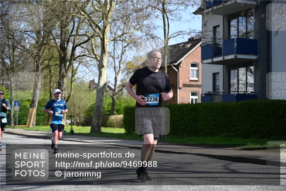 12.04.2026 - 45. Internationalen Wilhelmsburger Insellauf J. Mangold http://msf.ph/oto/9469988 12.04.2026 11:19:12 Ziel 2471, 2226, 5571, 5035, 4520, 3124, 3123, 2581, 2581, 2788, 4614 meine-sportfotos.de