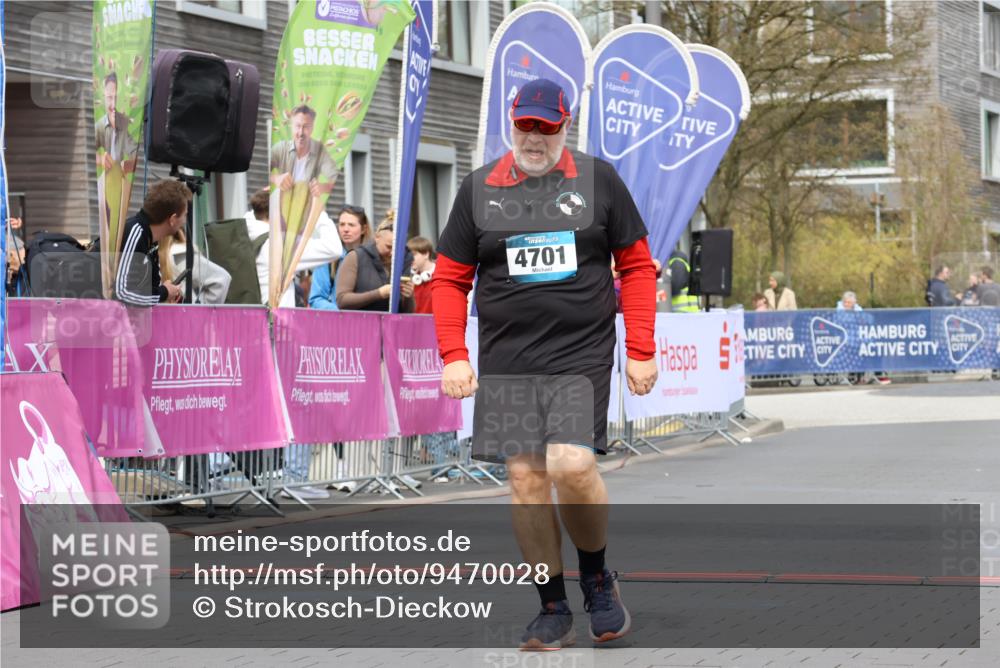 12.04.2026 - 45. Internationalen Wilhelmsburger Insellauf Strokosch-Dieckow http://msf.ph/oto/9470028 12.04.2026 13:39:28 Ziel 4701 meine-sportfotos.de