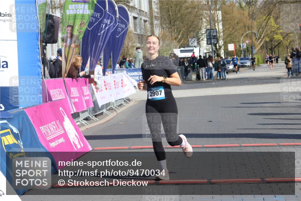 12.04.2026 - 45. Internationalen Wilhelmsburger Insellauf Strokosch-Dieckow http://msf.ph/oto/9470034 12.04.2026 11:25:01 Ziel 2907 meine-sportfotos.de