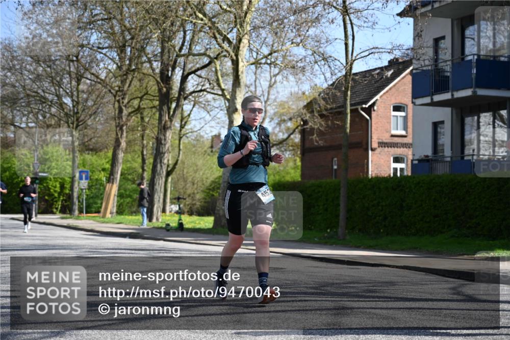 12.04.2026 - 45. Internationalen Wilhelmsburger Insellauf J. Mangold http://msf.ph/oto/9470043 12.04.2026 11:19:16 Ziel 2471, 2226, 5571, 5035, 4520, 3124, 3123, 3124, 3123, 2581, 2788, 4614, 2318 meine-sportfotos.de