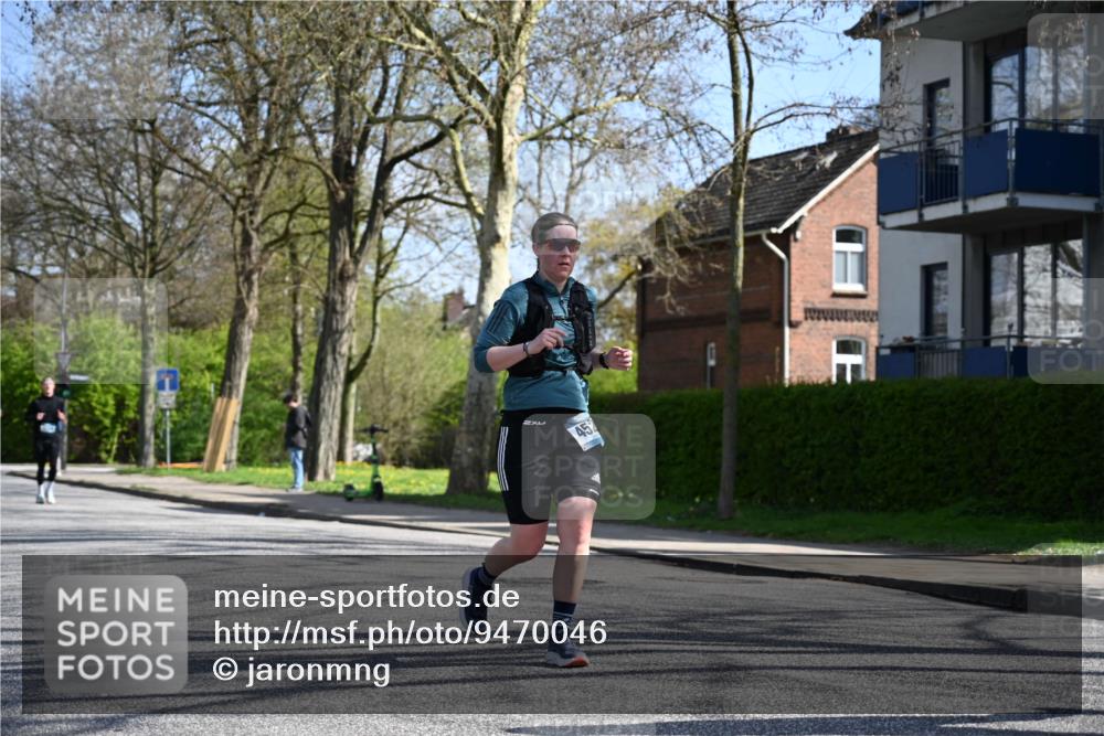 12.04.2026 - 45. Internationalen Wilhelmsburger Insellauf J. Mangold http://msf.ph/oto/9470046 12.04.2026 11:19:16 Ziel 2471, 2226, 5571, 5035, 4520, 3124, 3123, 3124, 3123, 2581, 2788, 4614, 2318 meine-sportfotos.de
