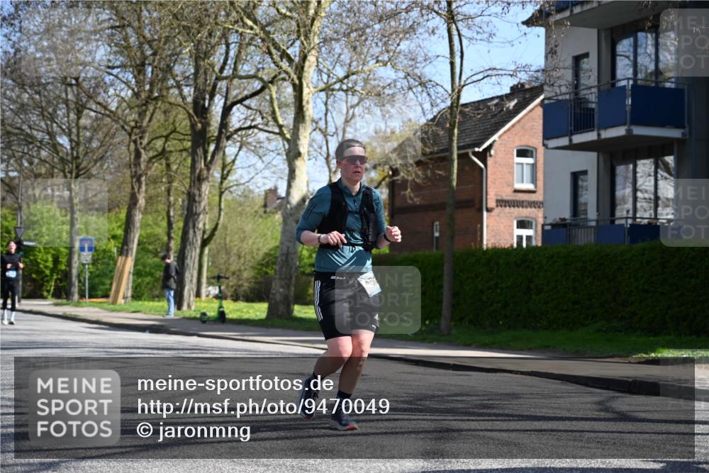 12.04.2026 - 45. Internationalen Wilhelmsburger Insellauf J. Mangold http://msf.ph/oto/9470049 12.04.2026 11:19:16 Ziel 2471, 2226, 5571, 5035, 4520, 3124, 3123, 3124, 3123, 2581, 2788, 4614, 2318 meine-sportfotos.de