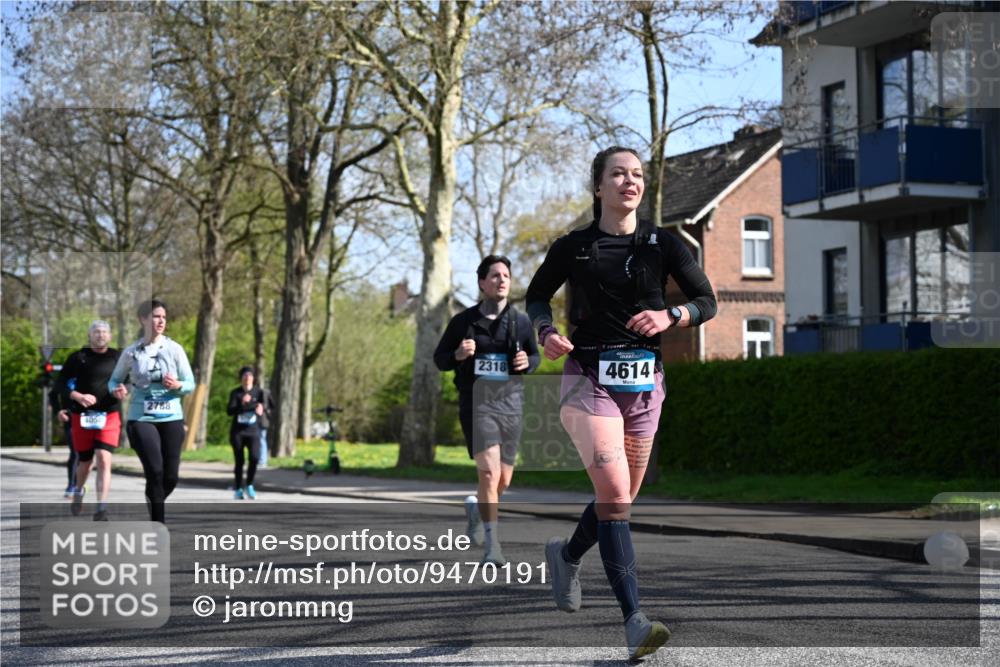 12.04.2026 - 45. Internationalen Wilhelmsburger Insellauf J. Mangold http://msf.ph/oto/9470191 12.04.2026 11:19:44 Ziel 2581, 2788, 4614, 2318, 4058, 4058, 3707, 4446, 4165 meine-sportfotos.de