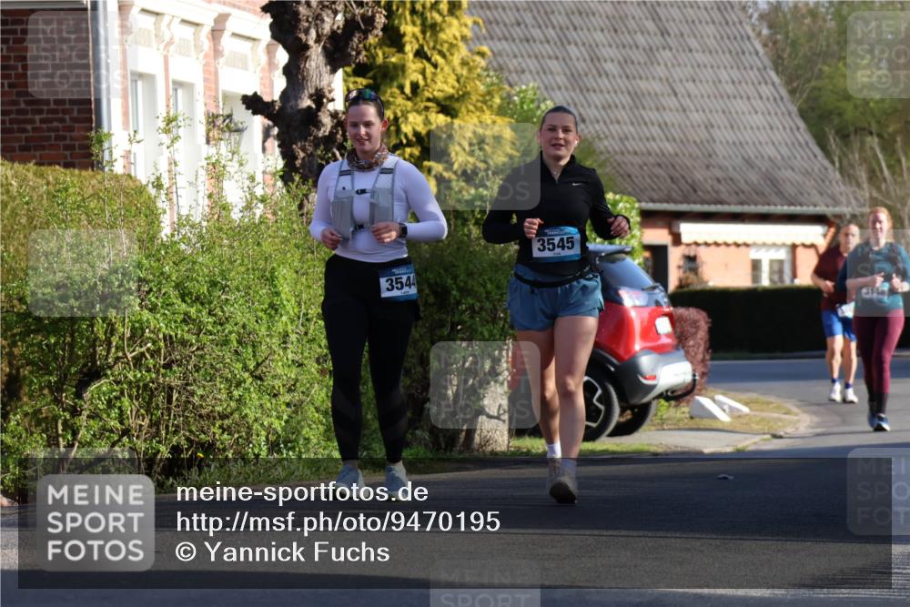 12.04.2026 - 45. Internationalen Wilhelmsburger Insellauf Yannick Fuchs http://msf.ph/oto/9470195 12.04.2026 09:05:15 Laufen 3544, 3545 meine-sportfotos.de