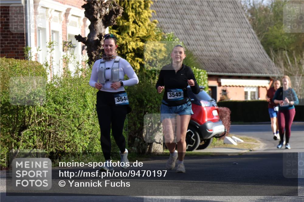 12.04.2026 - 45. Internationalen Wilhelmsburger Insellauf Yannick Fuchs http://msf.ph/oto/9470197 12.04.2026 09:05:15 Laufen 3544, 3545 meine-sportfotos.de