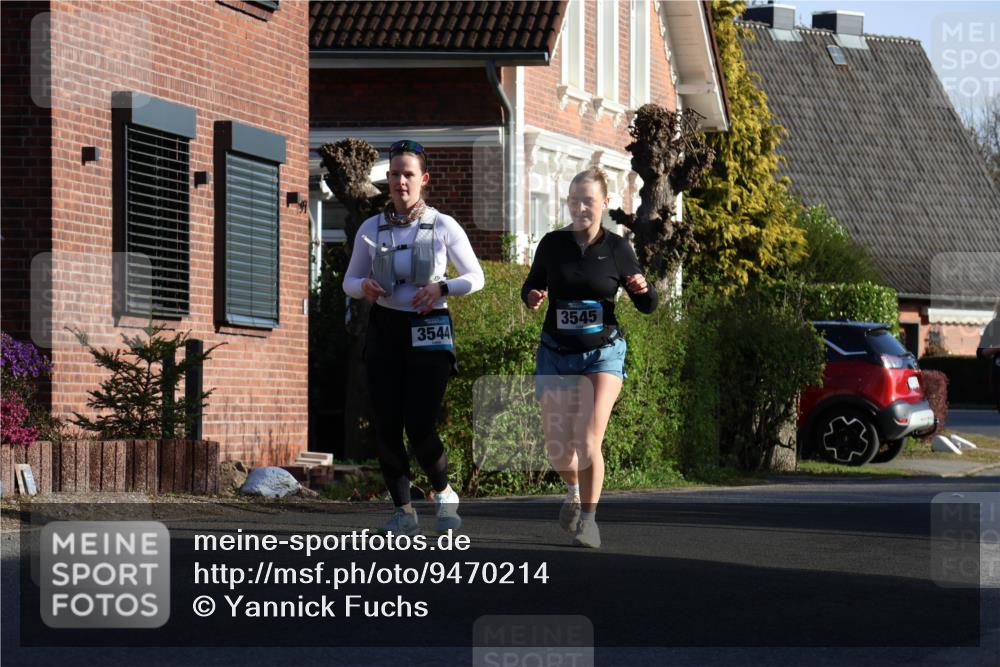 12.04.2026 - 45. Internationalen Wilhelmsburger Insellauf Yannick Fuchs http://msf.ph/oto/9470214 12.04.2026 09:05:18 Laufen 3544, 3545 meine-sportfotos.de