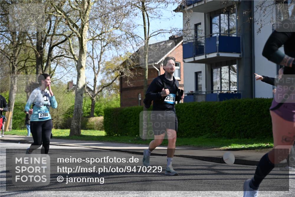 12.04.2026 - 45. Internationalen Wilhelmsburger Insellauf J. Mangold http://msf.ph/oto/9470229 12.04.2026 11:19:45 Ziel 2581, 2788, 4614, 2318, 4058, 3707, 4446, 4165 meine-sportfotos.de