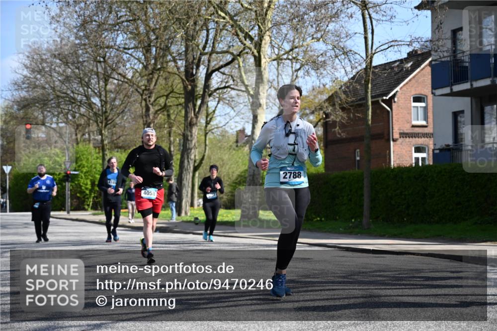 12.04.2026 - 45. Internationalen Wilhelmsburger Insellauf J. Mangold http://msf.ph/oto/9470246 12.04.2026 11:19:46 Ziel 2581, 2788, 4614, 2318, 4058, 3707, 4446, 4165 meine-sportfotos.de