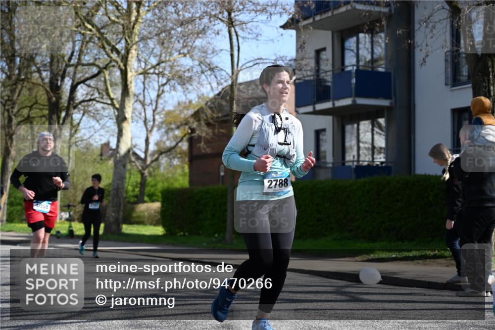 12.04.2026 - 45. Internationalen Wilhelmsburger Insellauf J. Mangold http://msf.ph/oto/9470266 12.04.2026 11:19:46 Ziel 2581, 2788, 4614, 2318, 4058, 3707, 4446, 4165 meine-sportfotos.de