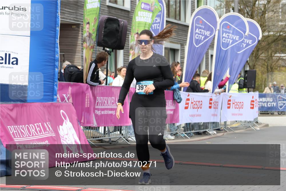 12.04.2026 - 45. Internationalen Wilhelmsburger Insellauf Strokosch-Dieckow http://msf.ph/oto/9470271 12.04.2026 13:39:18 Ziel 3977 meine-sportfotos.de