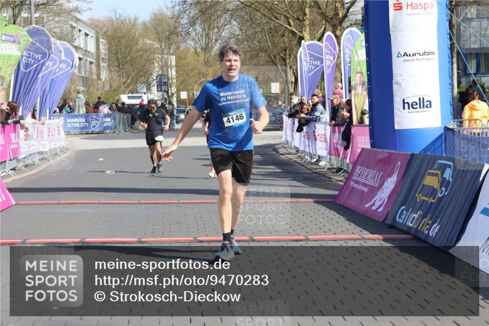 12.04.2026 - 45. Internationalen Wilhelmsburger Insellauf Strokosch-Dieckow http://msf.ph/oto/9470283 12.04.2026 11:25:34 Ziel 4146, 4519, 5559 meine-sportfotos.de