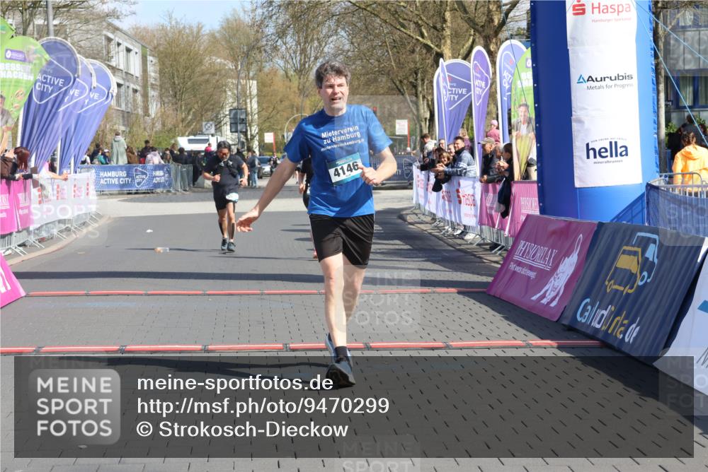 12.04.2026 - 45. Internationalen Wilhelmsburger Insellauf Strokosch-Dieckow http://msf.ph/oto/9470299 12.04.2026 11:25:34 Ziel 4146, 4519, 5559 meine-sportfotos.de