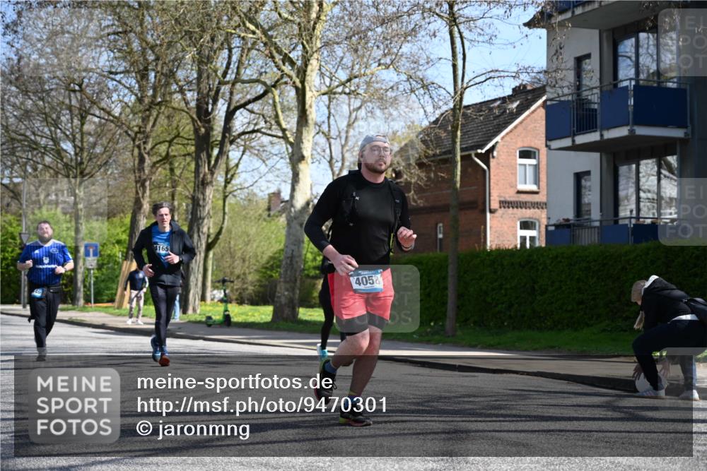 12.04.2026 - 45. Internationalen Wilhelmsburger Insellauf J. Mangold http://msf.ph/oto/9470301 12.04.2026 11:19:48 Ziel 2581, 2788, 4614, 2318, 4058, 3707, 4446, 4165 meine-sportfotos.de