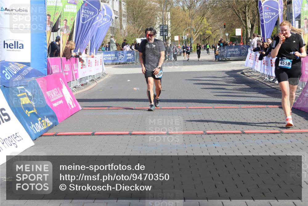 12.04.2026 - 45. Internationalen Wilhelmsburger Insellauf Strokosch-Dieckow http://msf.ph/oto/9470350 12.04.2026 11:25:37 Ziel 4146, 4519, 5559 meine-sportfotos.de