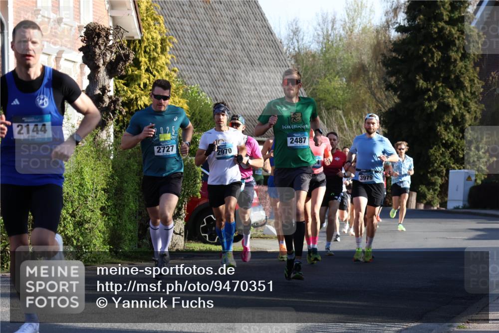 12.04.2026 - 45. Internationalen Wilhelmsburger Insellauf Yannick Fuchs http://msf.ph/oto/9470351 12.04.2026 08:54:41 Laufen 2144, 025, 2727, 2970, 2487, 3979 meine-sportfotos.de