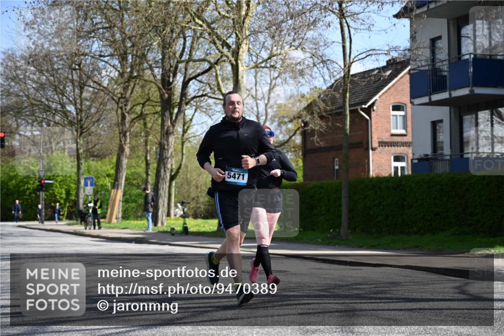 12.04.2026 - 45. Internationalen Wilhelmsburger Insellauf J. Mangold http://msf.ph/oto/9470389 12.04.2026 11:20:37 Ziel 4374, 4258, 4257, 5471, 3873, 5558, 3610 meine-sportfotos.de