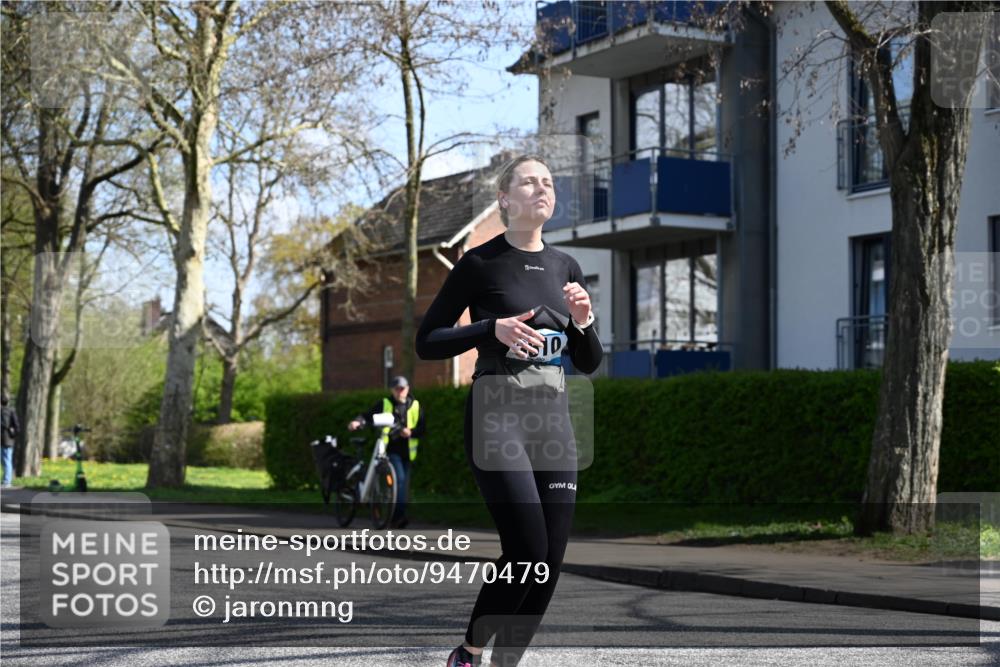 12.04.2026 - 45. Internationalen Wilhelmsburger Insellauf J. Mangold http://msf.ph/oto/9470479 12.04.2026 11:20:55 Ziel 3873, 5558, 3610, 3808, 3537, 3205 meine-sportfotos.de