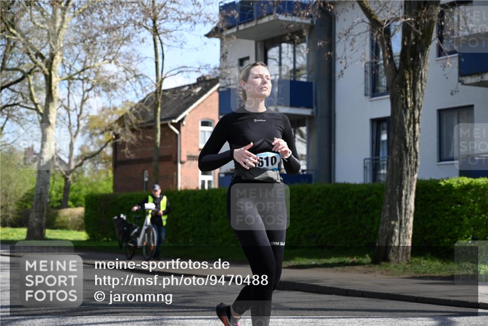 12.04.2026 - 45. Internationalen Wilhelmsburger Insellauf J. Mangold http://msf.ph/oto/9470488 12.04.2026 11:20:55 Ziel 3873, 5558, 3610, 3808, 3537, 3205 meine-sportfotos.de