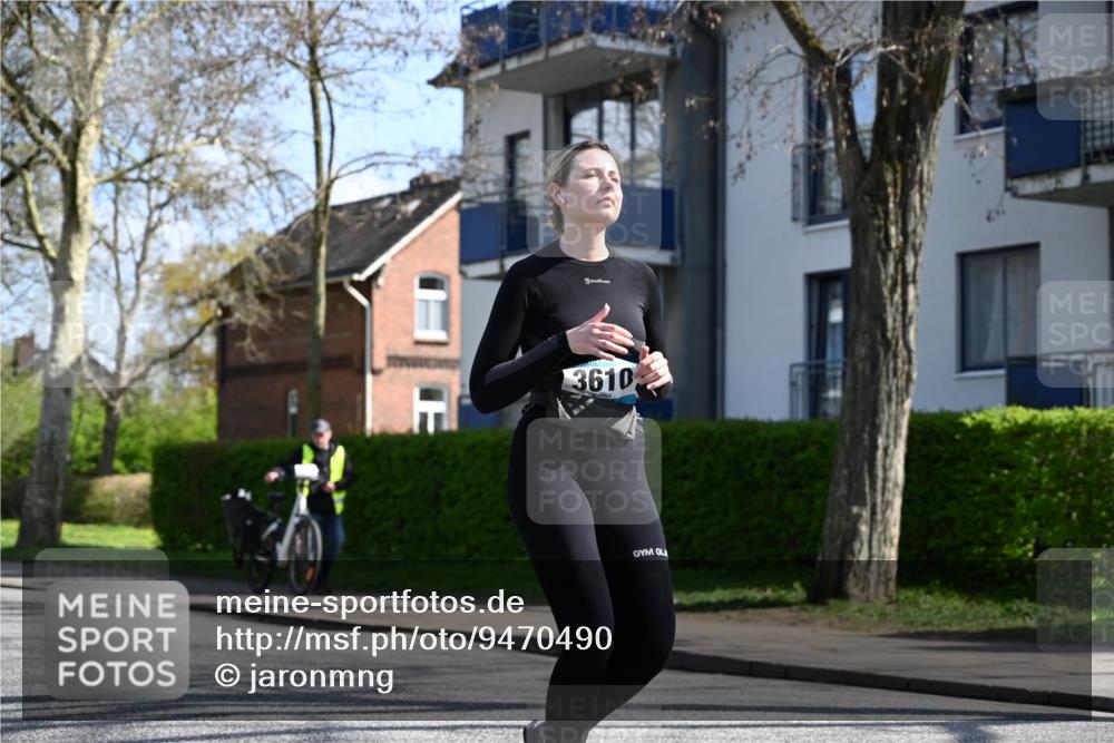 12.04.2026 - 45. Internationalen Wilhelmsburger Insellauf J. Mangold http://msf.ph/oto/9470490 12.04.2026 11:20:56 Ziel 3873, 5558, 3610, 3808, 3537, 3205 meine-sportfotos.de