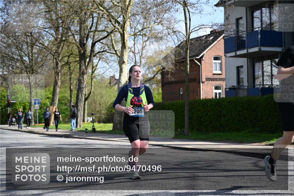 12.04.2026 - 45. Internationalen Wilhelmsburger Insellauf J. Mangold http://msf.ph/oto/9470496 12.04.2026 11:21:24 Ziel 3808, 3537, 3205, 2588, 2518, 2108, 2492, 2466, 4699, 2146, 4813 meine-sportfotos.de