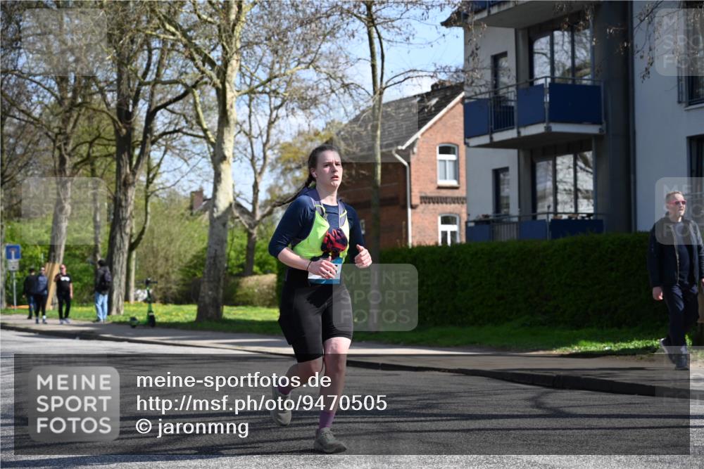 12.04.2026 - 45. Internationalen Wilhelmsburger Insellauf J. Mangold http://msf.ph/oto/9470505 12.04.2026 11:21:25 Ziel 3808, 3537, 3205, 2588, 2518, 2108, 2492, 2466, 4699, 2146, 4813 meine-sportfotos.de