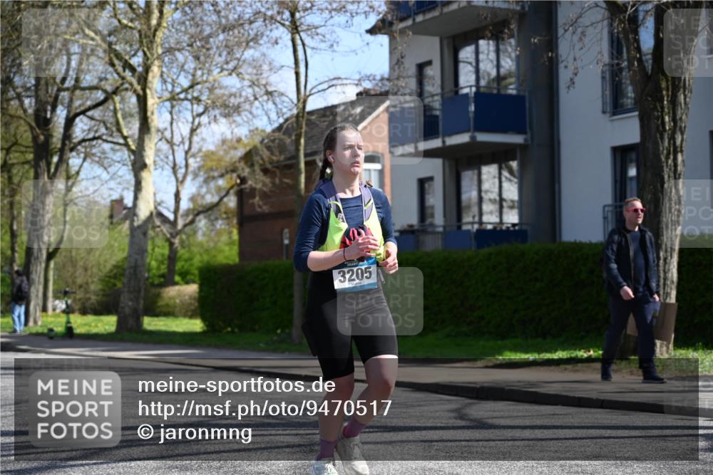 12.04.2026 - 45. Internationalen Wilhelmsburger Insellauf J. Mangold http://msf.ph/oto/9470517 12.04.2026 11:21:25 Ziel 3808, 3537, 3205, 2588, 2518, 2108, 2492, 2466, 4699, 2146, 4813 meine-sportfotos.de