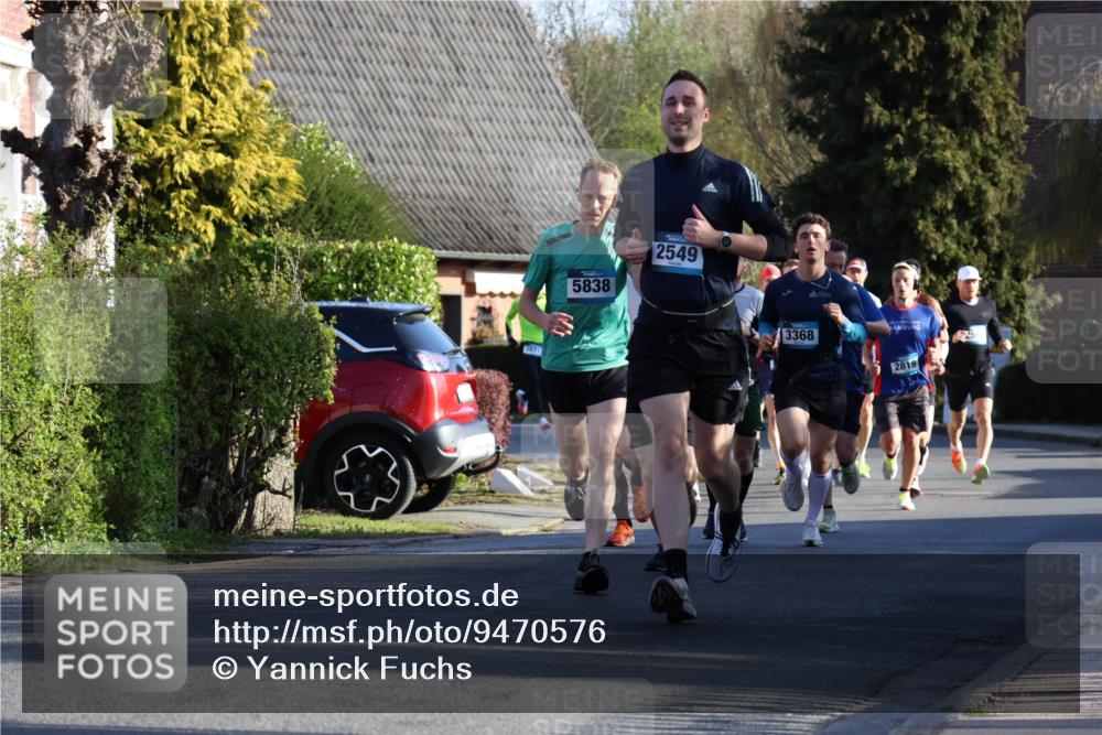 12.04.2026 - 45. Internationalen Wilhelmsburger Insellauf Yannick Fuchs http://msf.ph/oto/9470576 12.04.2026 08:54:59 Laufen 5838, 2549, 3368, 2819 meine-sportfotos.de